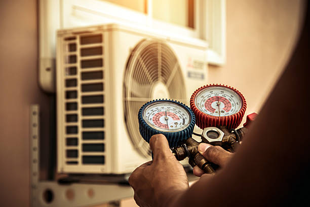 Professional Hvac technician working in Rockport, TX